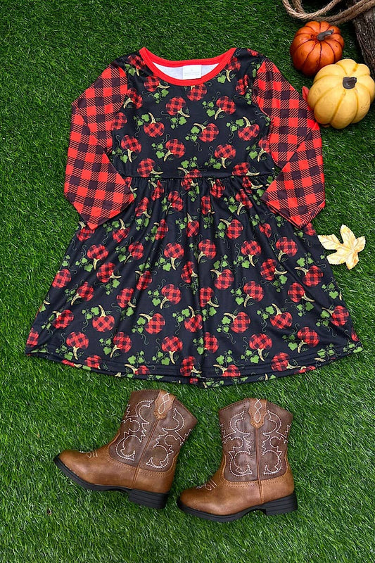 PLAID PUMPKIN PRINTED BLACK DRESS. 2023-LOI